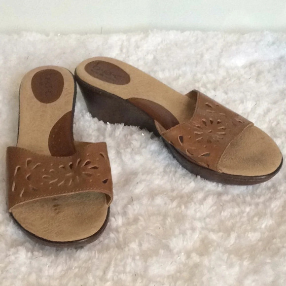 Born boc Brown Sandals - Picture 2 of 10